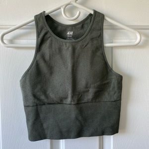 H&M medium support sports bra. Size small